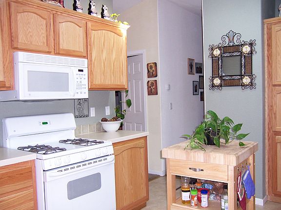 OPEN KITCHEN