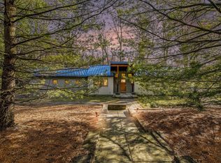 436 Huntington Pl, Ann Arbor, MI 48104