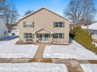 630 S Superior St, De Pere, WI 54115