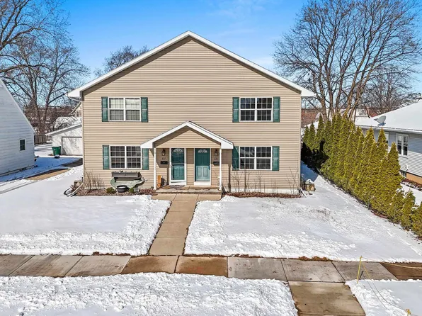 630 S Superior St, De Pere, WI 54115