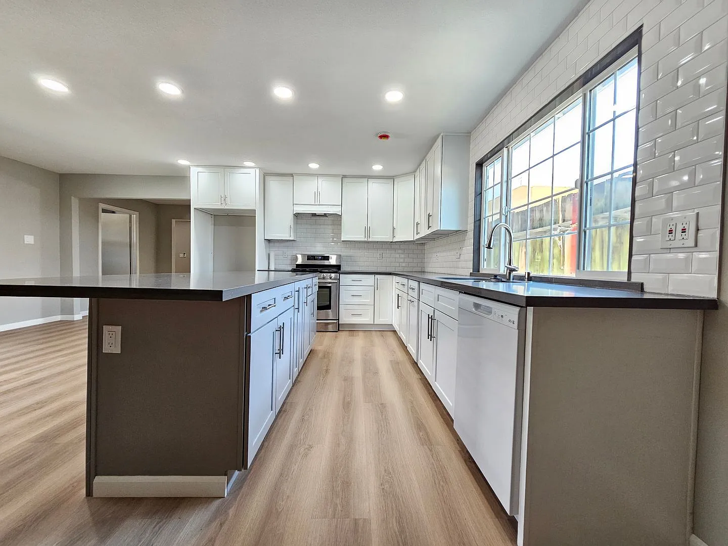 Remodeled Home for Rent Fresh, Modern, and Move-In Ready — Photo 3