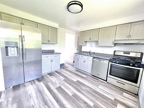 2nd image of 180 Maryellen Dr