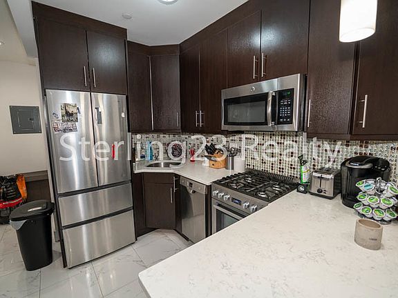 2nd image of 22-09 Astoria Blvd #R4