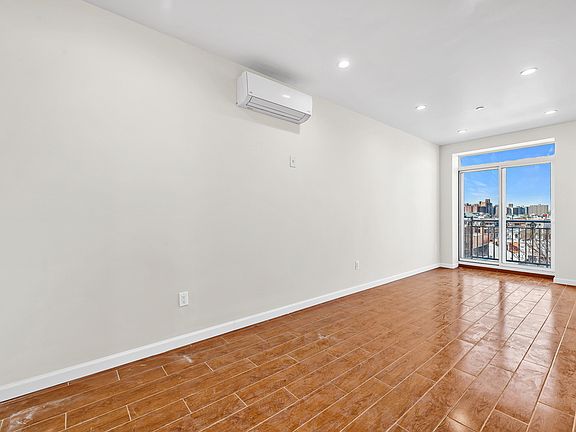 3rd image of 2838 W 15th St APT 4B