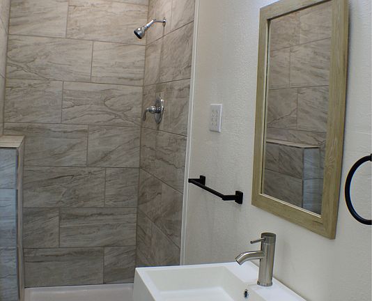 5th image of 22144 Laramore Ave #B
