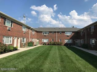 197 Parker Ave APT 11B, Manasquan, NJ 08736