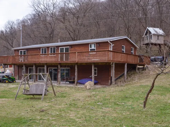 37139 Errthum Rd, Guttenberg, IA 52052