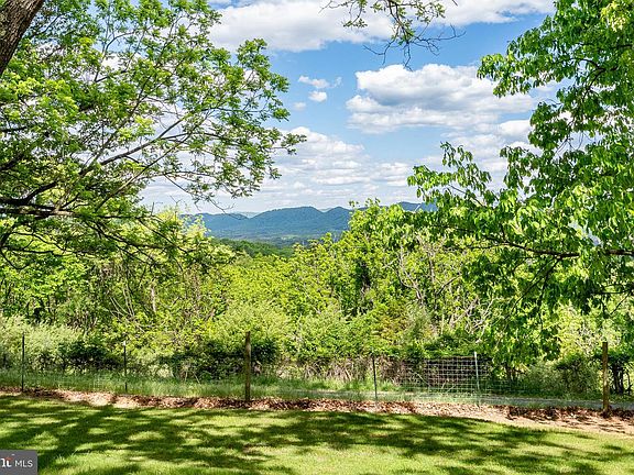 5th image of 2598 Mountain View Dr