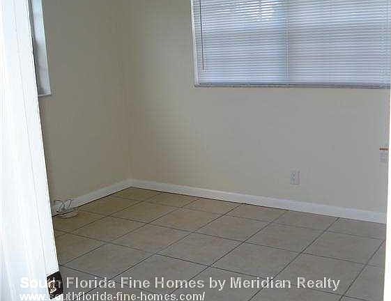 5th image of 231 NE 23rd Ct