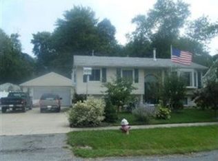 631 Sunset Ave, Sheffield Lk, OH 44054