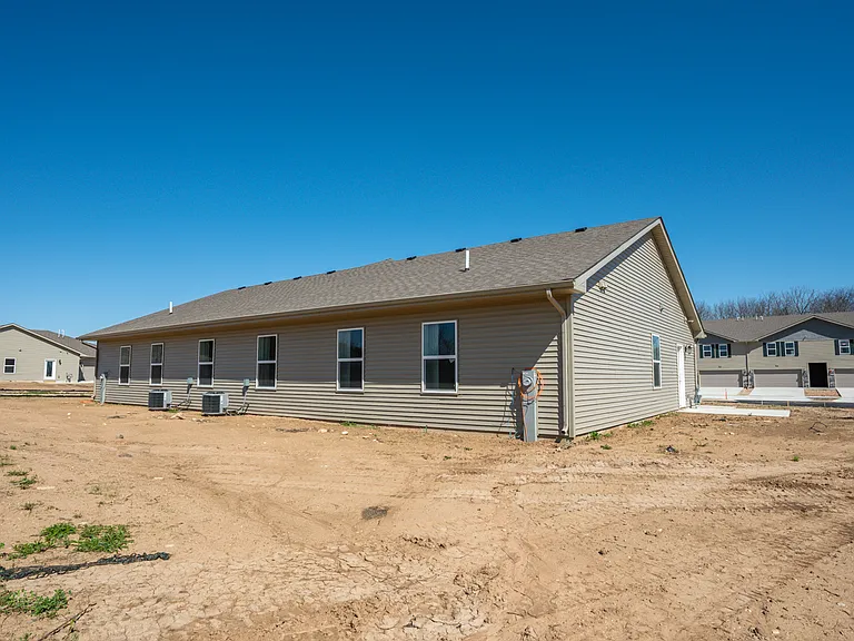 600 McKay Way — Photo 6