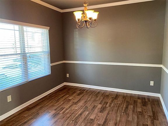 3rd image of 2392 Newbury Oaks Ct