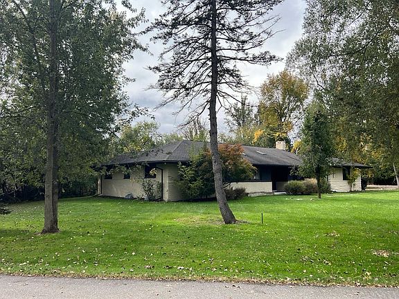 3rd image of 30670 Rushmore Cir