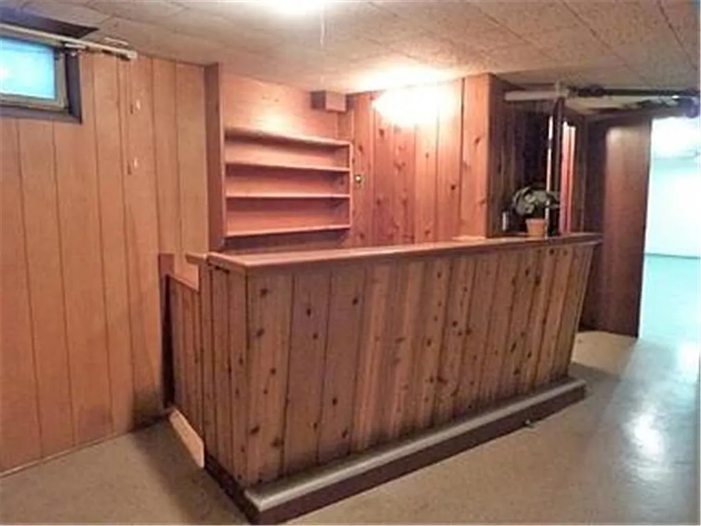 5 bed, 3129 sqft, $2,850 — Photo 3