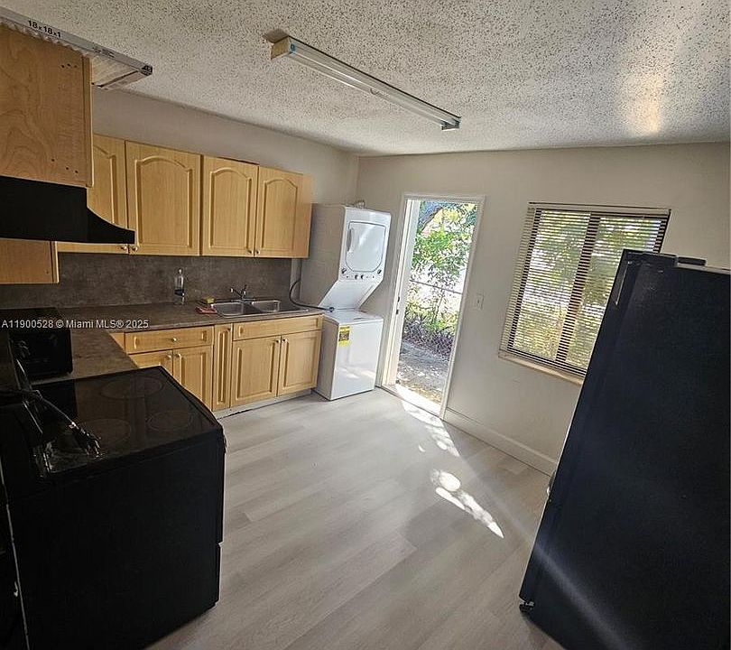 1st image of 2245 Freedom St #1