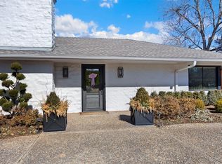 1803 Drakestone Ave, Nichols Hills, OK 73120