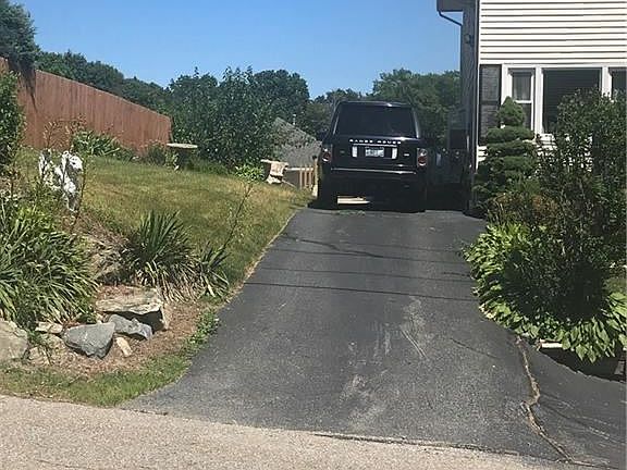 4th image of 19 Thurber St