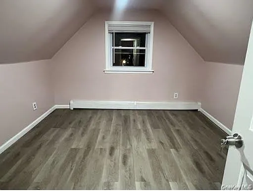 1050 Sullivan St — Photo 6
