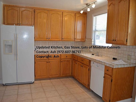 Updated kitchen, Modular/Pullout cabinets, Gas Stove