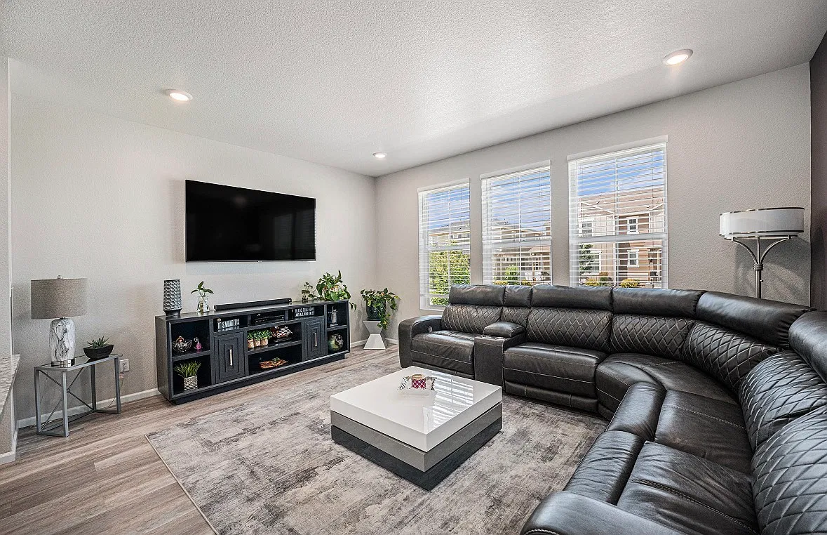1 bed, 2098 sqft, $1,360 — Photo 2