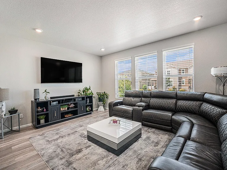 731 Shooting Star Way — Photo 2