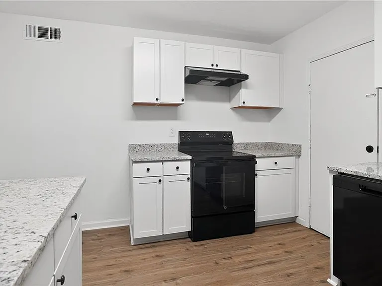 1439 Westboro Dr SW — Photo 20