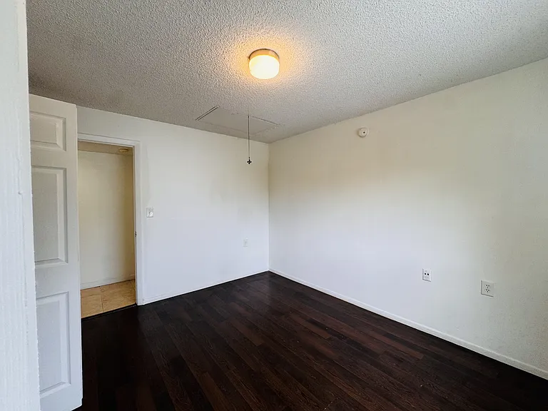 1068 N Benoist Farms Rd — Photo 10