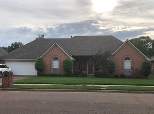 1047 Sugar Ln, Collierville, TN 38017