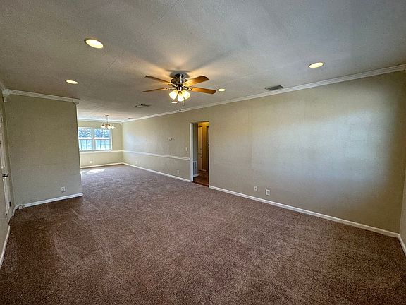 5th image of 3040 Walton St APT 4