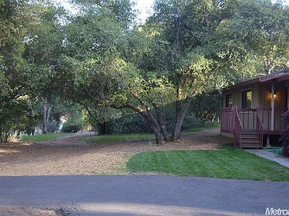 2nd image of 2480 Sleepy Hollow Dr