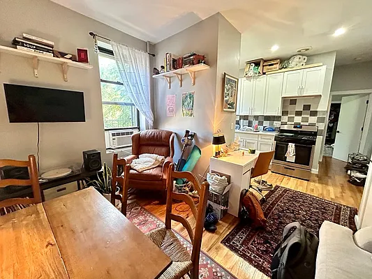 Rented by RBM Management | media 28