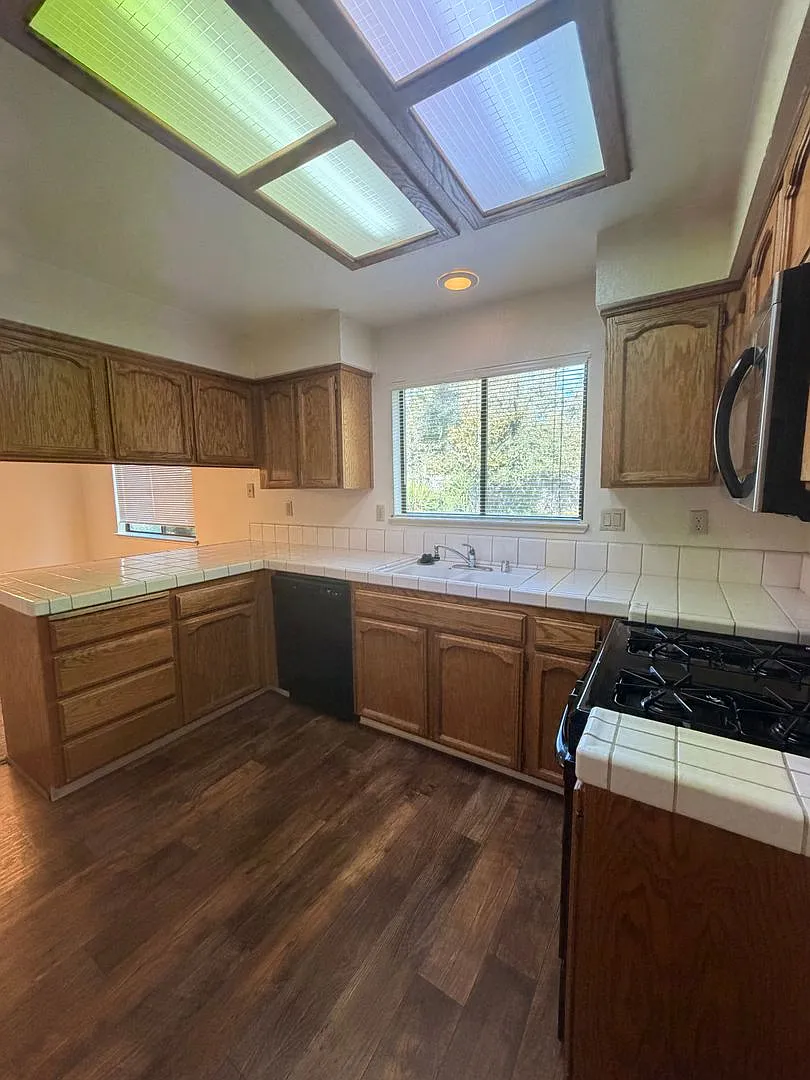 Coming Soon 3 Bedroom 2.5 Bathroom Home In Desirable Folsom — Photo 2