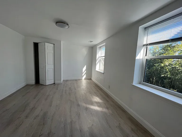 221 Poplar St #A — Photo 17