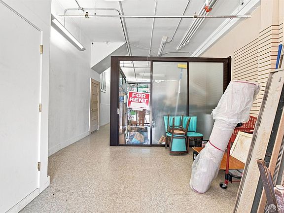 5th image of 734-740 Broadway