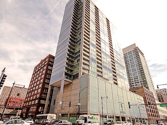 1st image of 611 S Wells St #2403