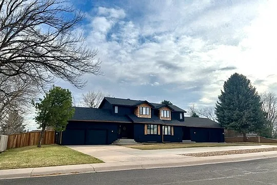 2 bed, 2370 sqft, $2,500 — Photo 2