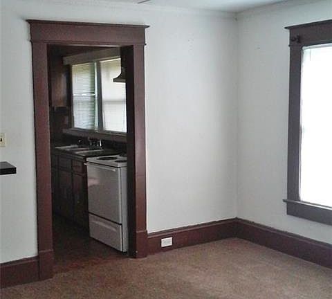 4th image of 1003 Caldwell St