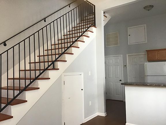 5th image of 2703 Burgundy St