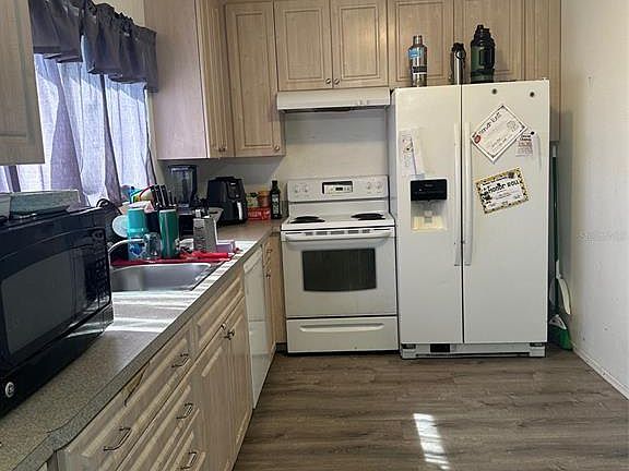 4th image of 3066 AUBURN BOULEVARD