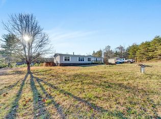 620 Emmas Rd, Rocky Mount, VA 24151