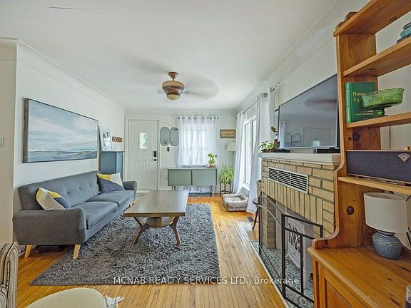 3rd image of 52 Broadway Ave