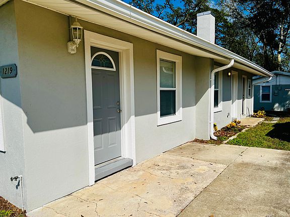 2nd image of 1219 Holly Ave