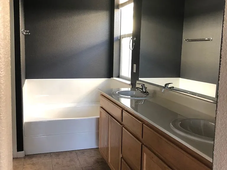 2709 Waldorf Ln — Photo 9
