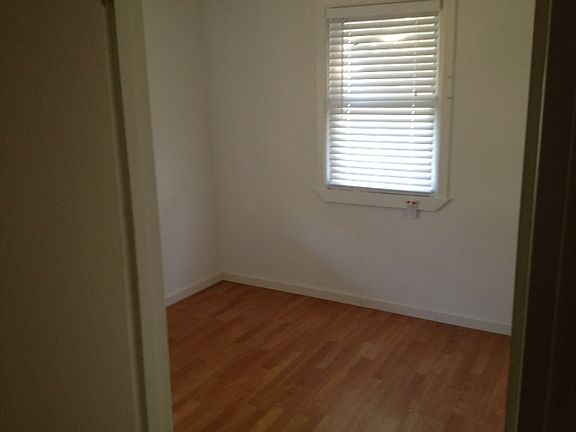 4th image of 1132 Los Robles Blvd