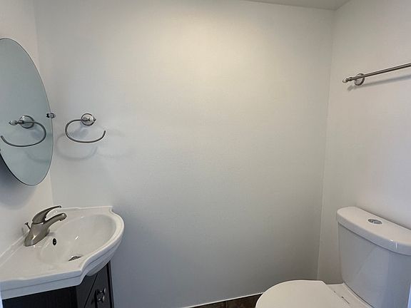 5th image of 2107 Stanley Ct