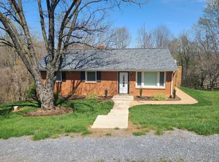 2512 Lovers Ln, Vinton, VA 24179