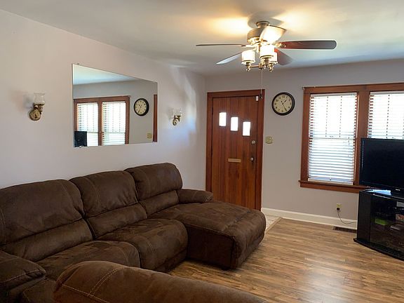 3rd image of 2206 N Heidelbach Ave