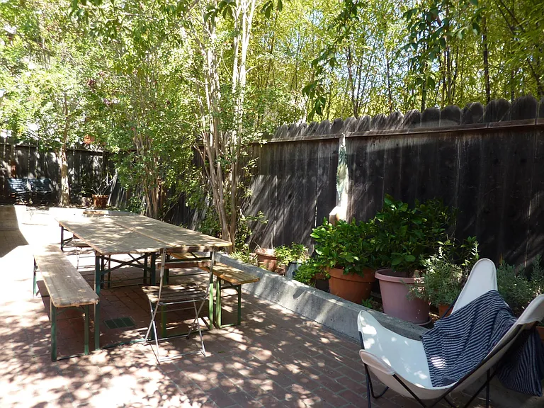 1652 1/2 Adams St — Photo 3