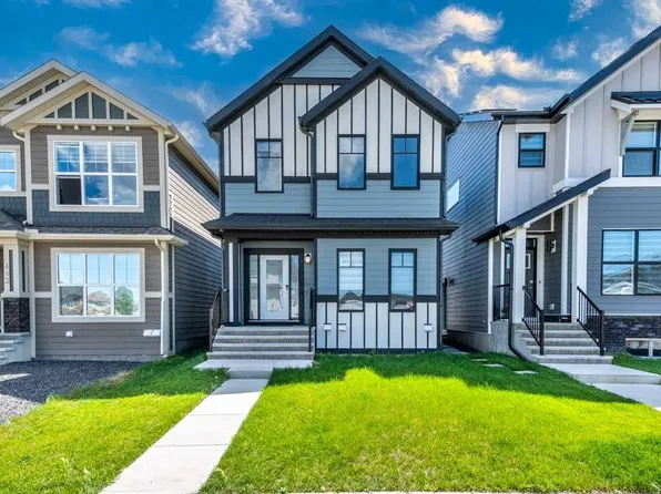 399 SW Magnolia Dr SE, Calgary, AB T3M 3M4