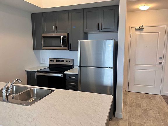 4th image of 450 Dundas St E #524